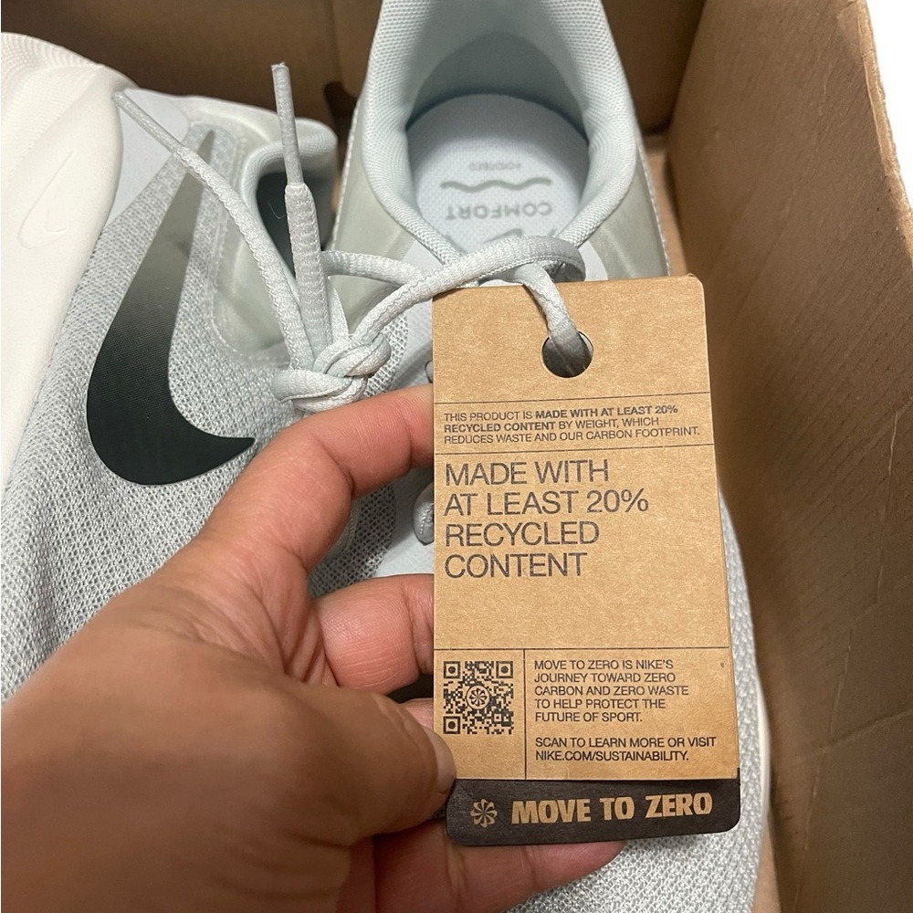 Nike Revolution 7 Wide Light Gray Sneakers - Picture 4 of 11